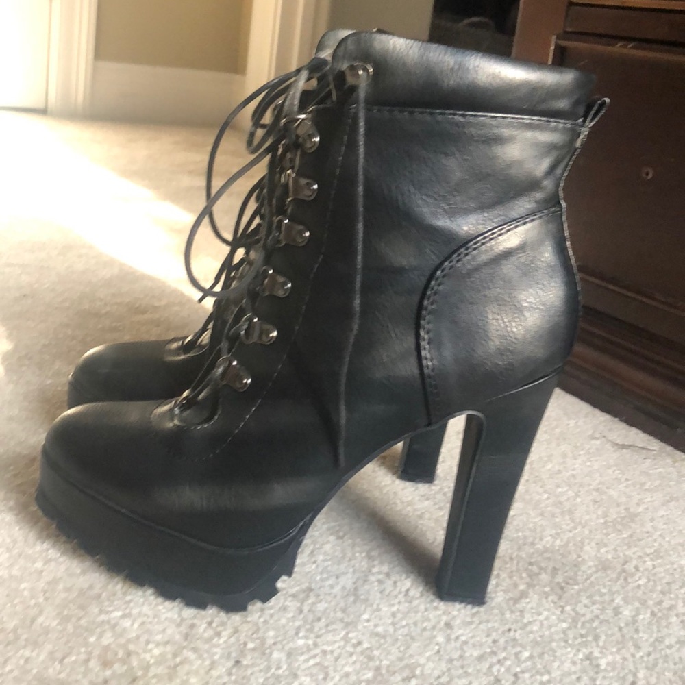 Black Lace Up Boots (HIGH HEEL)